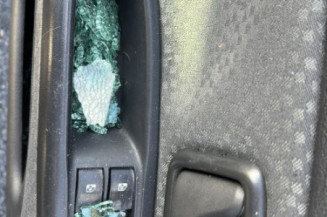 Custode arriere gauche (porte) RENAULT CLIO 2 CAMPUS