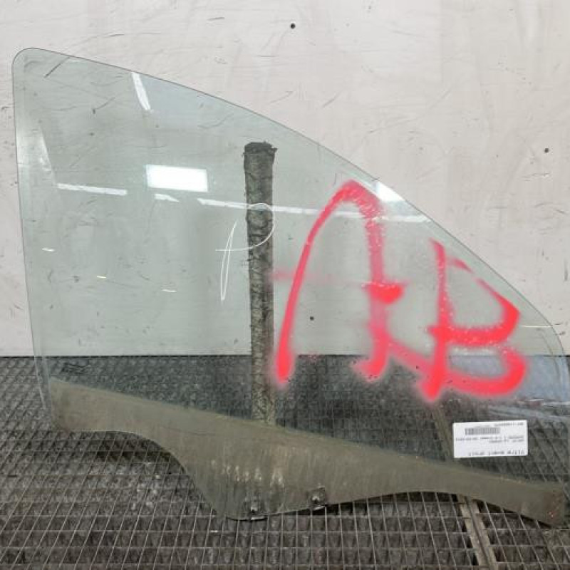 Vitre avant droit DACIA SANDERO 1 Photo n°1