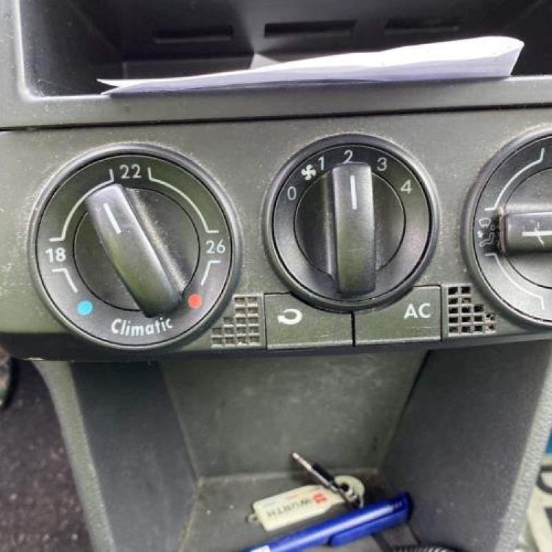 Feu arriere principal droit (feux) VOLKSWAGEN POLO 4 Photo n°17