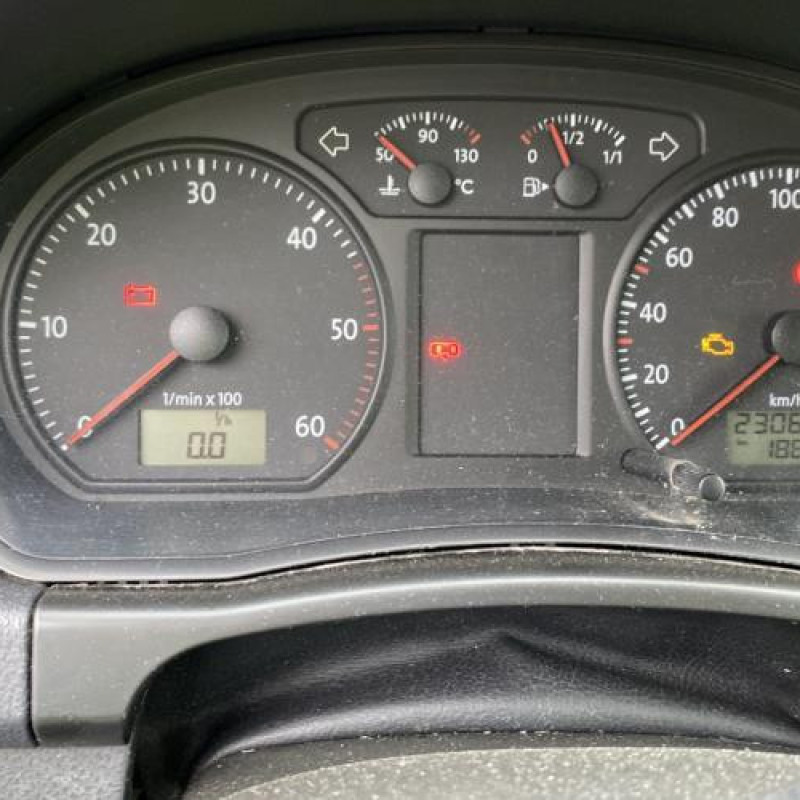 Feu arriere principal gauche (feux) VOLKSWAGEN POLO 4 Photo n°19