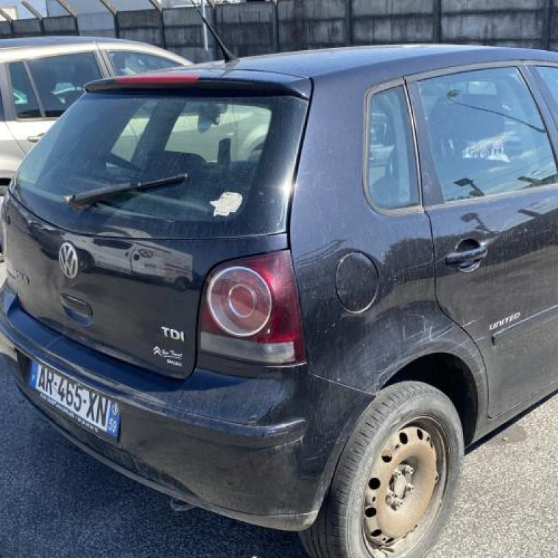 Feu arriere principal gauche (feux) VOLKSWAGEN POLO 4 Photo n°3
