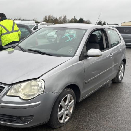 Feu arriere principal gauche (feux) VOLKSWAGEN POLO 4 Photo n°1