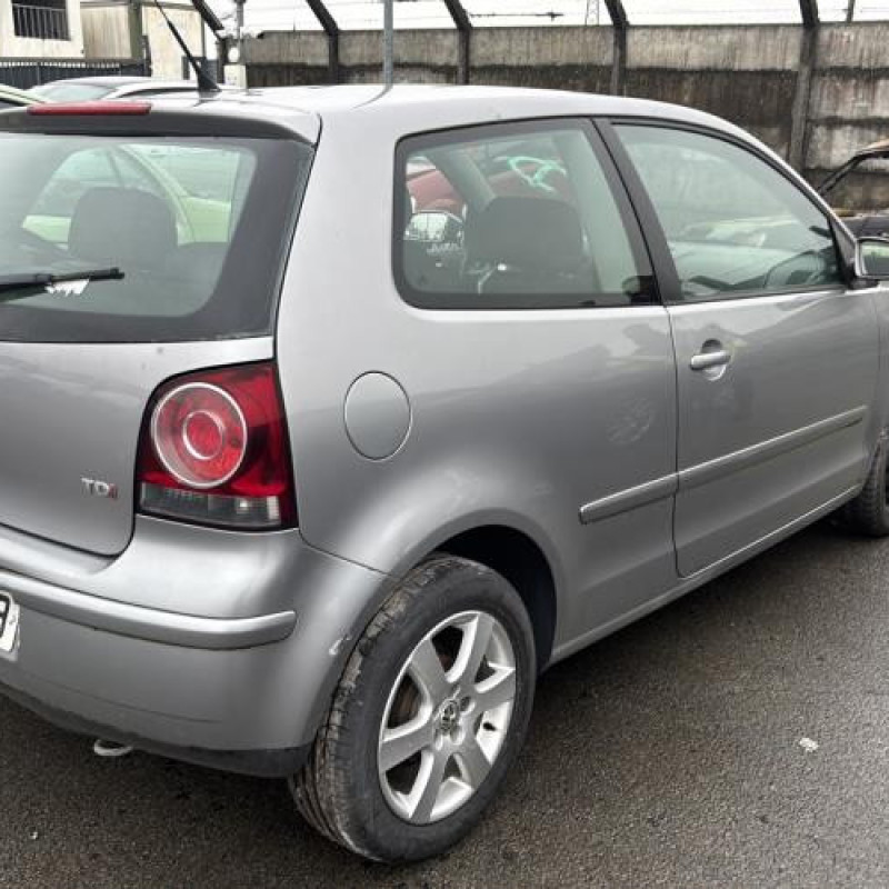 Feu arriere principal gauche (feux) VOLKSWAGEN POLO 4 Photo n°3