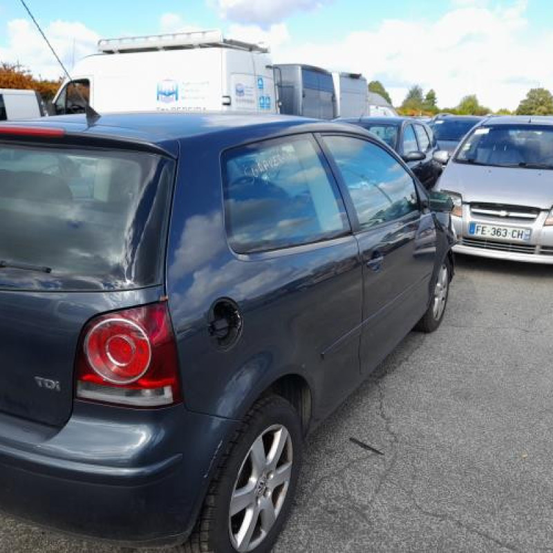 Feu arriere principal droit (feux) VOLKSWAGEN POLO 4 Photo n°2