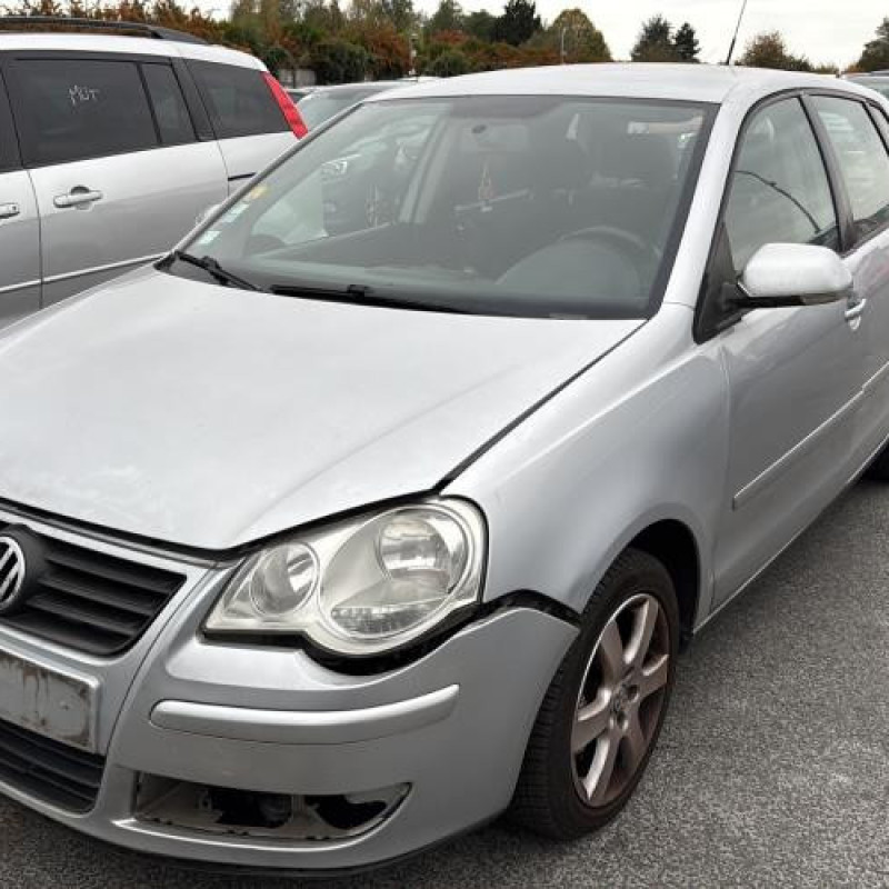 Feu arriere principal droit (feux) VOLKSWAGEN POLO 4 Photo n°1