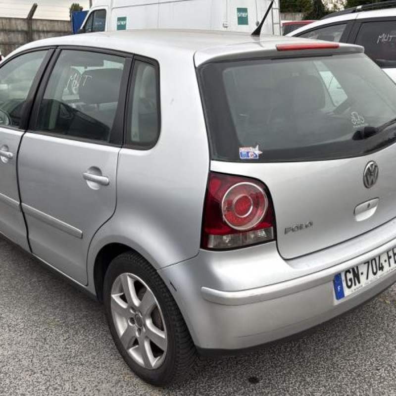 Feu arriere principal gauche (feux) VOLKSWAGEN POLO 4 Photo n°4
