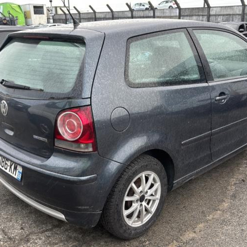 Feu arriere principal gauche (feux) VOLKSWAGEN POLO 4 Photo n°3