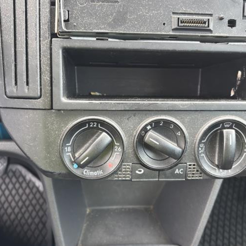 Feu arriere principal gauche (feux) VOLKSWAGEN POLO 4 Photo n°17