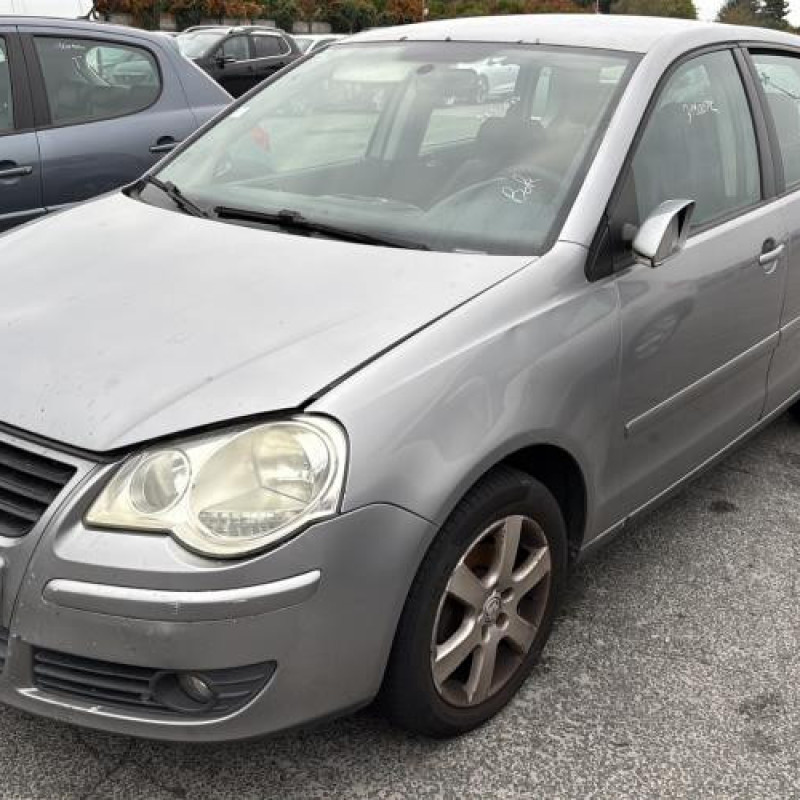 Feu arriere principal droit (feux) VOLKSWAGEN POLO 4 Photo n°1