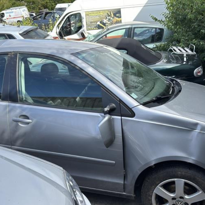 Feu arriere principal droit (feux) VOLKSWAGEN POLO 4 Photo n°2