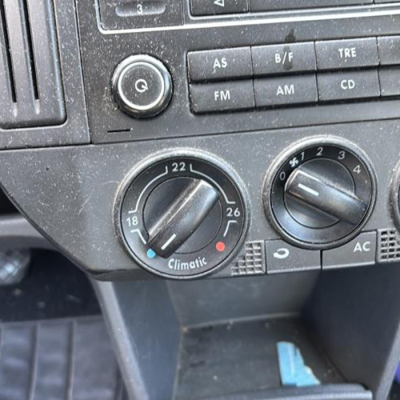 Feu arriere principal gauche (feux) VOLKSWAGEN POLO 4 Photo n°9