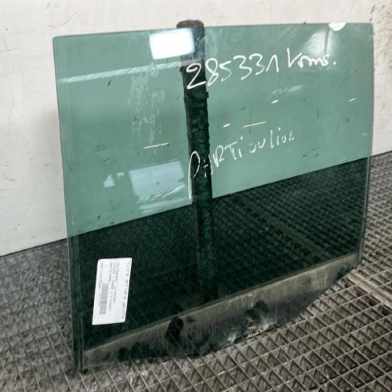 Vitre arriere gauche VOLKSWAGEN TIGUAN 1 Photo n°2