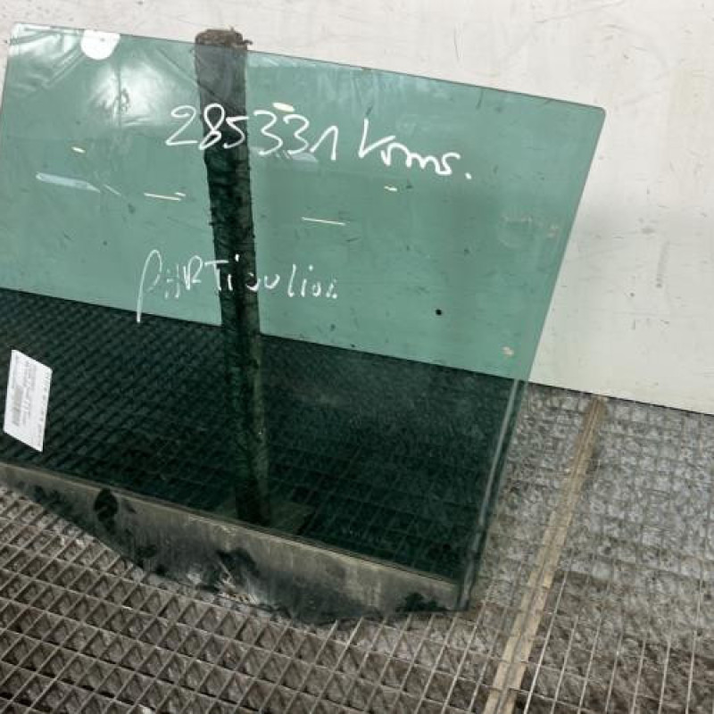 Vitre arriere gauche VOLKSWAGEN TIGUAN 1 Photo n°3