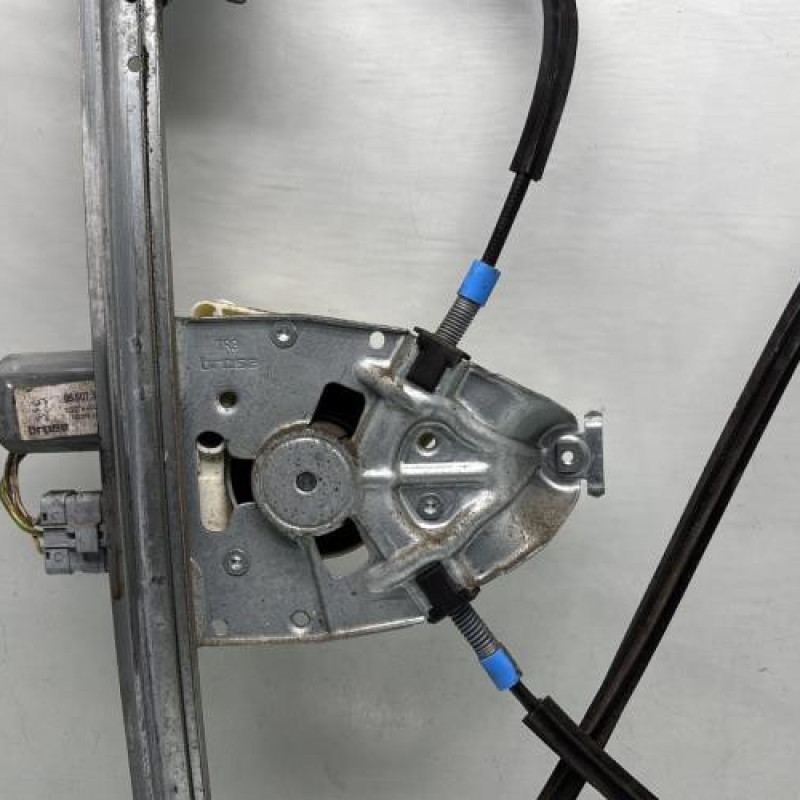 Leve vitre electrique avant droit PEUGEOT 607 Photo n°3