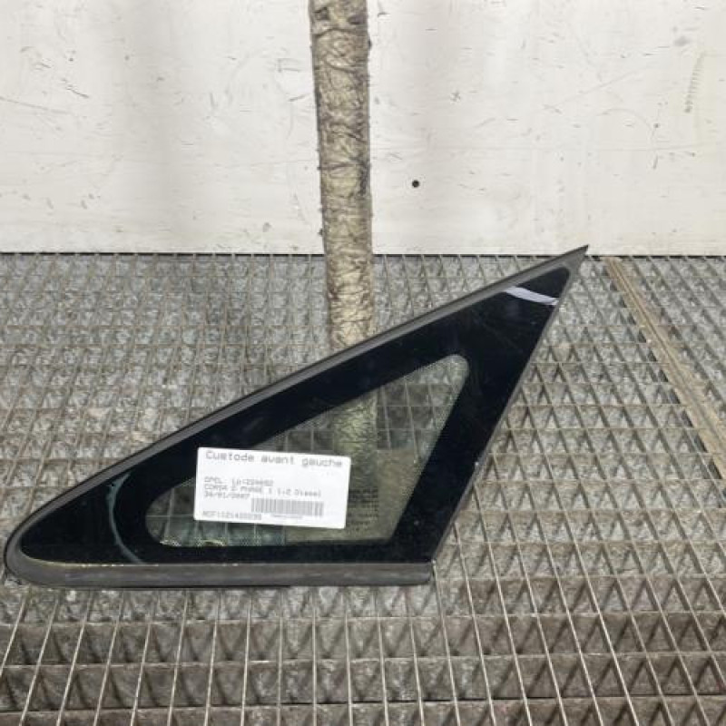 Custode avant gauche OPEL CORSA D Photo n°1