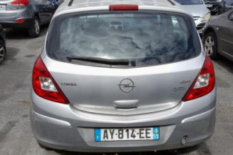 Custode avant gauche OPEL CORSA D