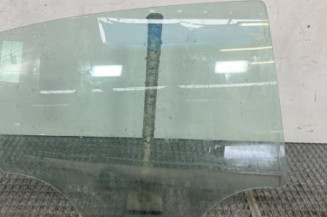 Vitre arriere droit PEUGEOT 208 1 Photo n°1