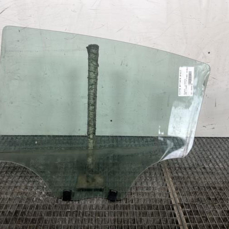 Vitre arriere droit PEUGEOT 208 1 Photo n°4