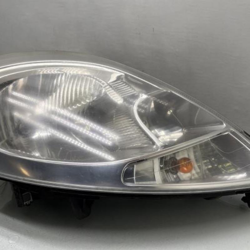 Optique avant principal droit (feux)(phare) RENAULT TRAFIC 2 Photo n°1