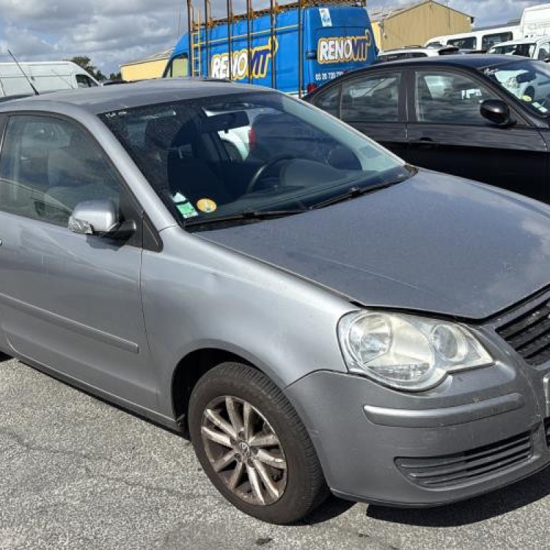 Feu arriere principal gauche (feux) VOLKSWAGEN POLO 4 Photo n°2