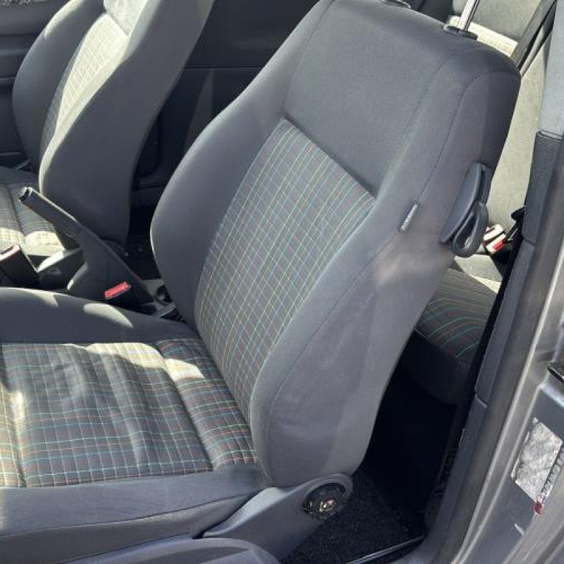 Feu arriere principal gauche (feux) VOLKSWAGEN POLO 4 Photo n°12