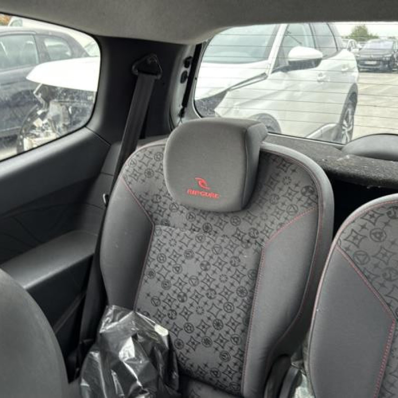 Malle/Hayon arriere RENAULT TWINGO 2 Photo n°18