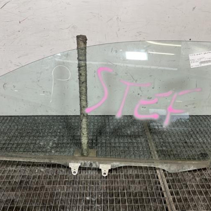 Vitre avant gauche RENAULT TWINGO 2 Photo n°1