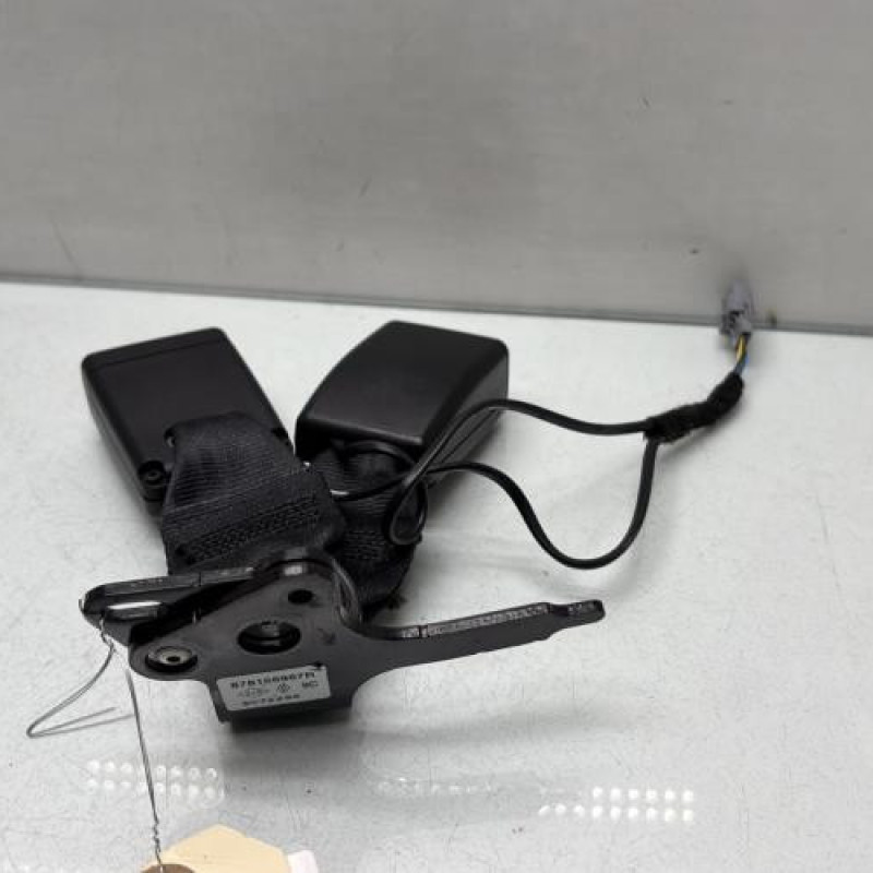 Attache ceinture arriere droit RENAULT CLIO 4 Photo n°2