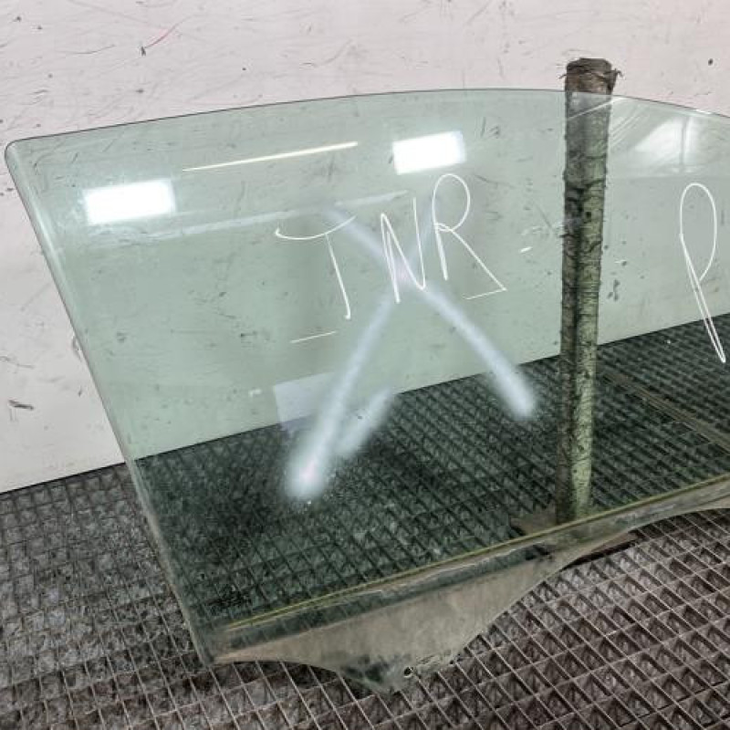 Vitre avant droit CITROEN C2 Photo n°3