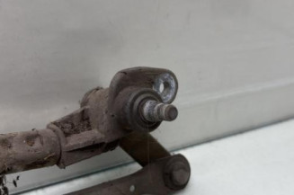 Moteur essuie glace avant PEUGEOT 106