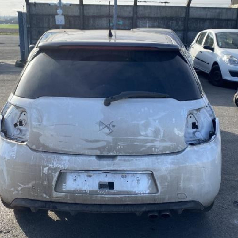 Compresseur clim DS DS3 Photo n°8