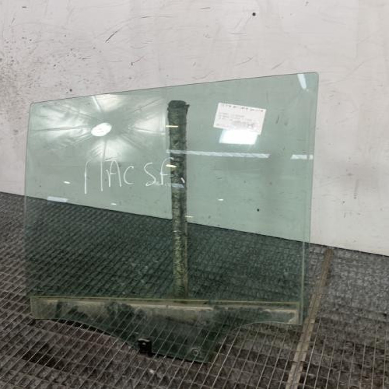 Vitre arriere gauche CITROEN C4 GRAND PICASSO 2 Photo n°3