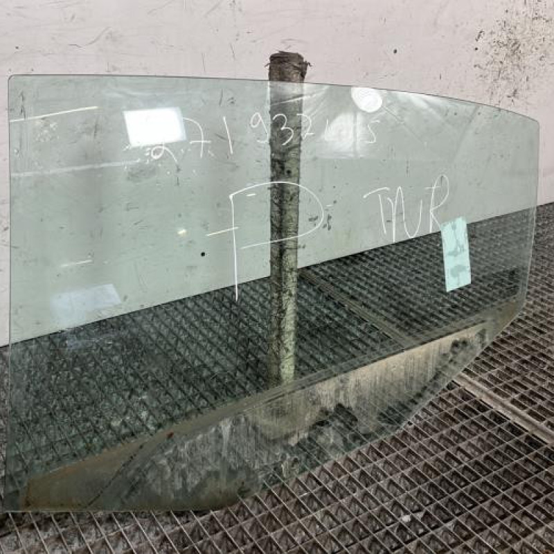 Vitre arriere gauche ALFA ROMEO 147 Photo n°2