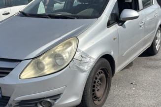 Custode avant gauche OPEL CORSA D