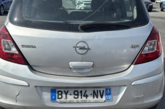 Custode avant gauche OPEL CORSA D