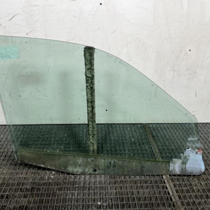 Vitre avant gauche RENAULT CLIO 2 Photo n°4