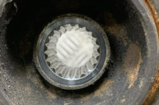 Pivot de moyeu avant gauche PEUGEOT 208 1