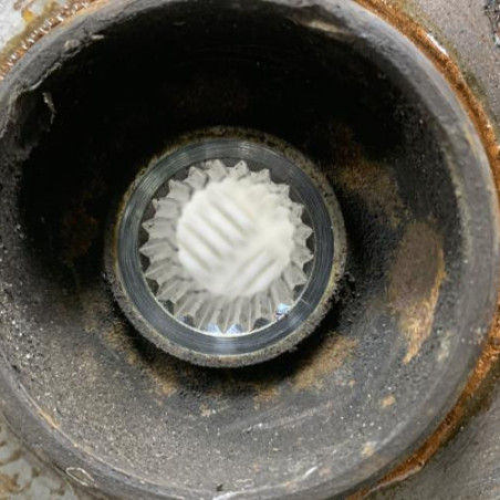 Pivot de moyeu avant gauche PEUGEOT 208 1