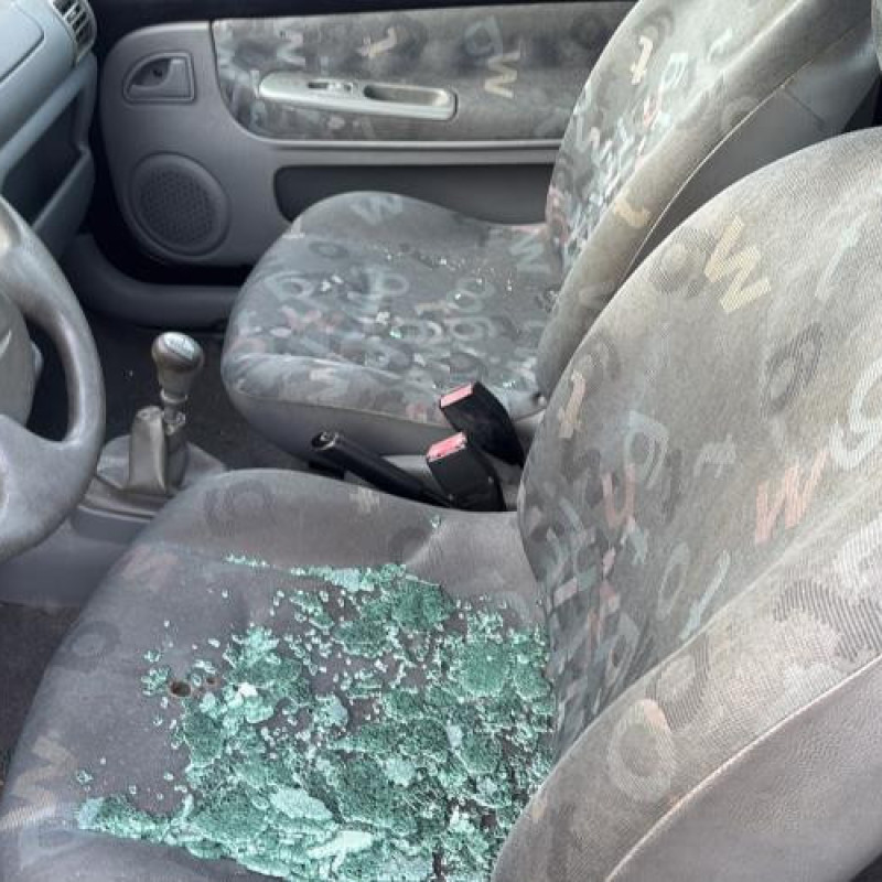 Capot RENAULT TWINGO 1 Photo n°17