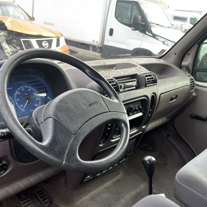 RENAULT MASTER 2 PHASE 1 2.5D - 8V Photo n°22