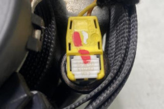 Pretensionneur de ceinture avant droit PEUGEOT 208 1