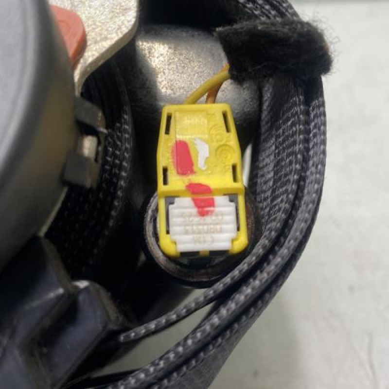 Pretensionneur de ceinture avant droit PEUGEOT 208 1 Photo n°5