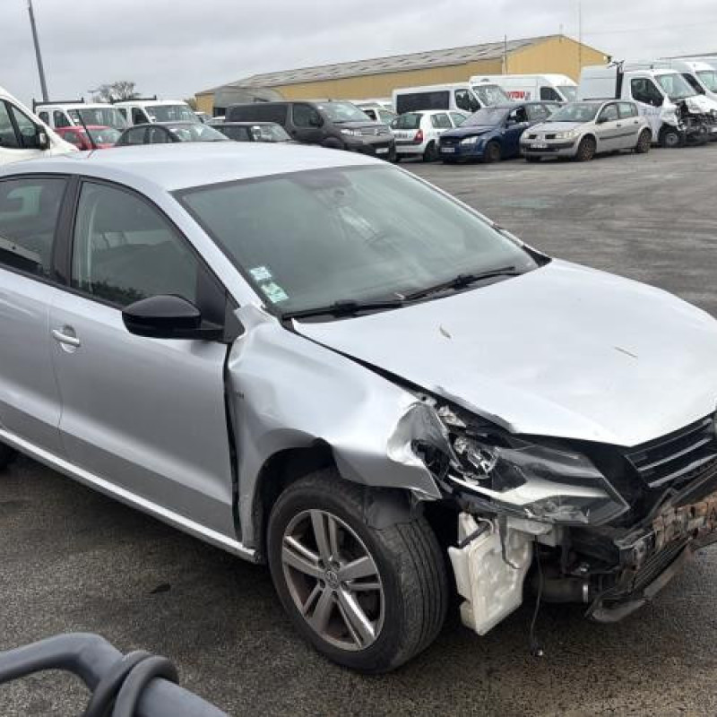 Custode arriere gauche VOLKSWAGEN POLO 5 Photo n°1