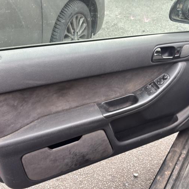 Bouton de warning AUDI A3 1 Photo n°9