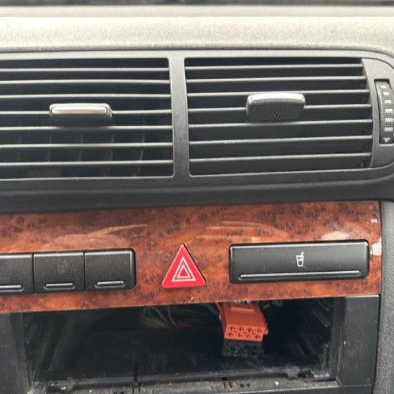 Bouton de warning AUDI A3 1 Photo n°14