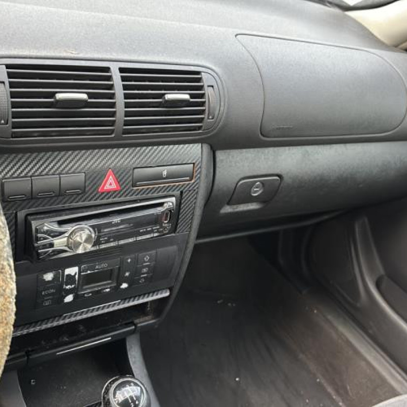 Bouton de warning AUDI A3 1 Photo n°13