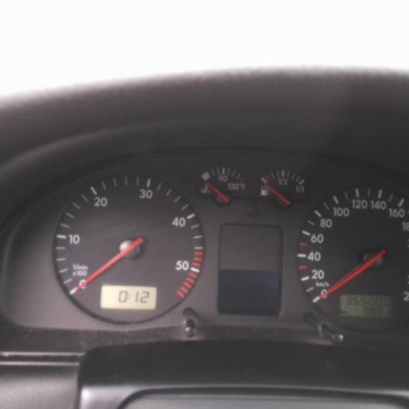 Etrier arriere gauche (freinage) VOLKSWAGEN PASSAT 4 Photo n°10