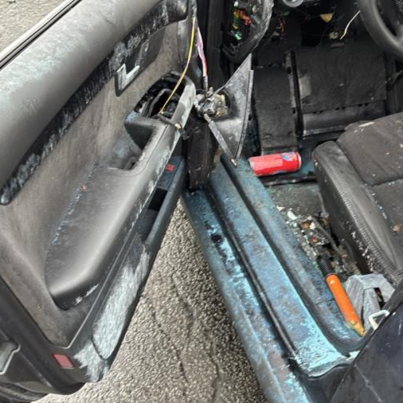 Leve vitre electrique avant droit AUDI A4 2 Photo n°9