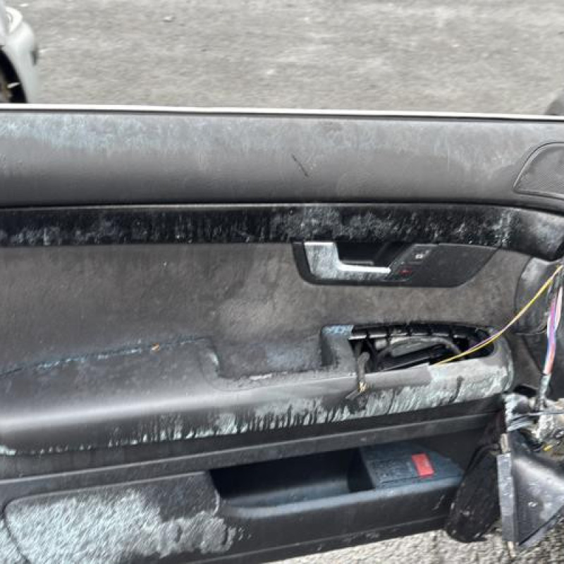 Leve vitre electrique avant droit AUDI A4 2 Photo n°10