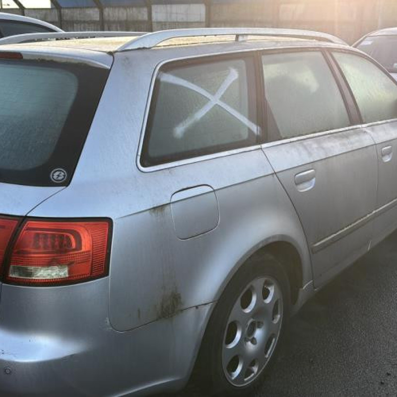 Pompe à carburant AUDI A4 2 Photo n°3